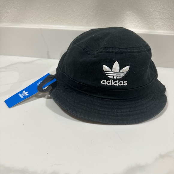 Adidas Classic Black Bucket Hat - Picture 1 of 5